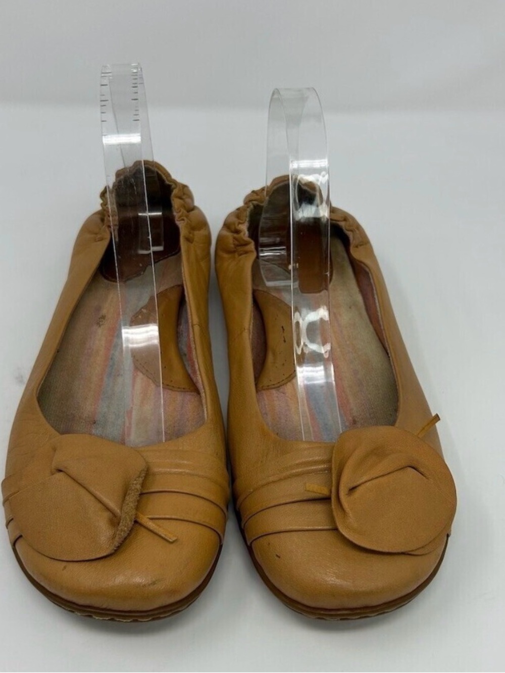 Born Ballet Flats Tan Yellow Slip-On Round Toe Rosette Bow Casual Size 10 *FLAW*